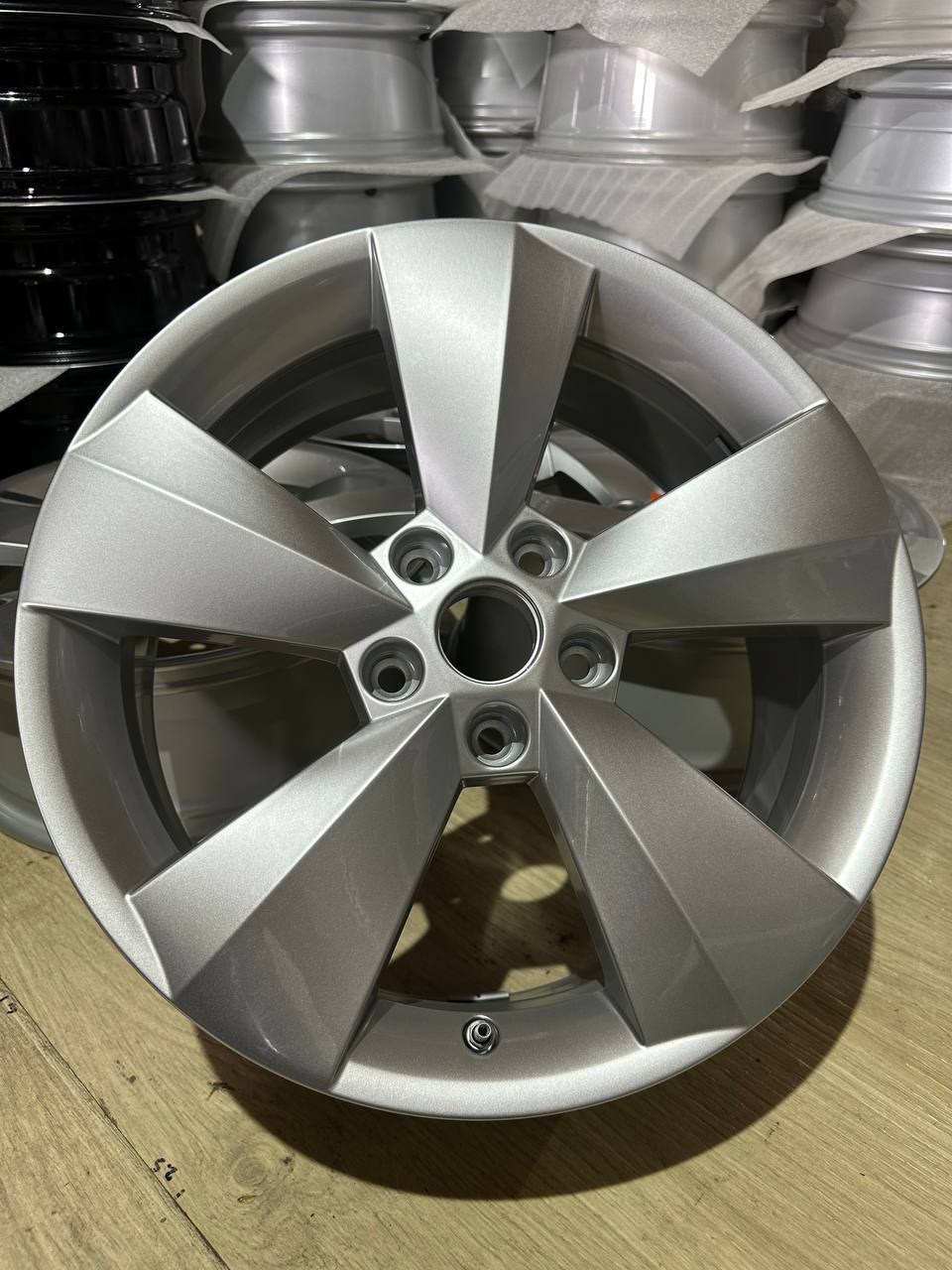 Диски Skoda 17 5x112 — фото 1
