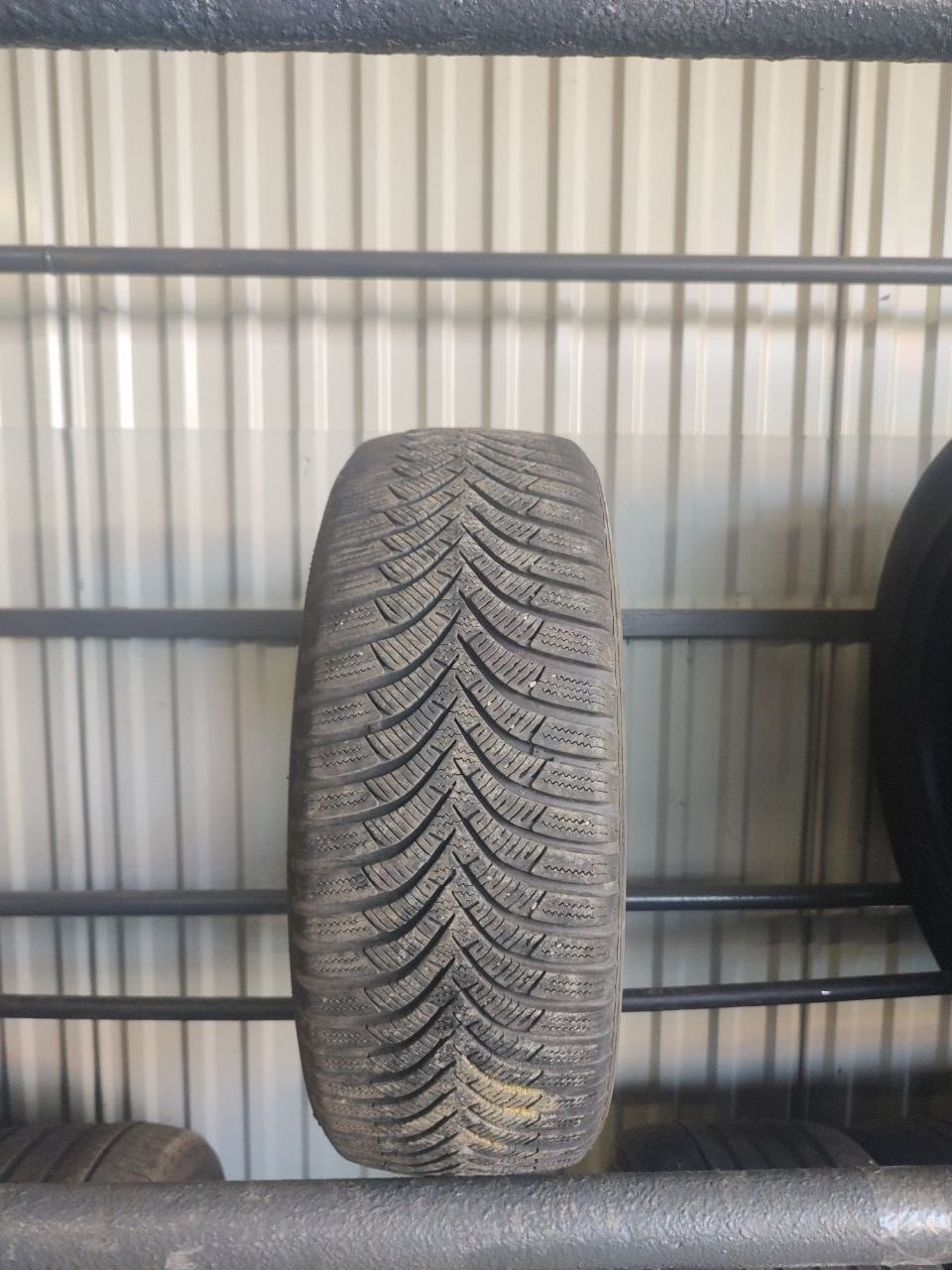 Шини Hankook Winter l*Cept RS2 205/55R16 91H — фото 1