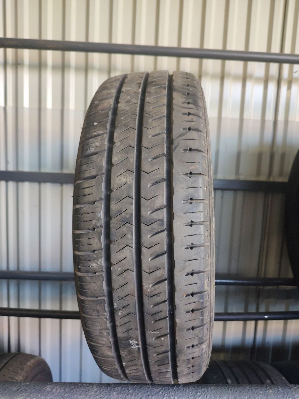 Шини Hankook Radial RA28 205/65R16C 107/105T — фото 1