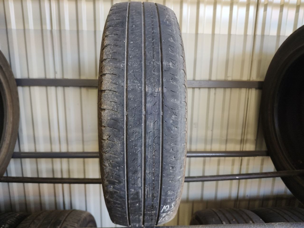 Шини Goodyear Efficient GRIP 195/75R16C 107/105R — фото 1