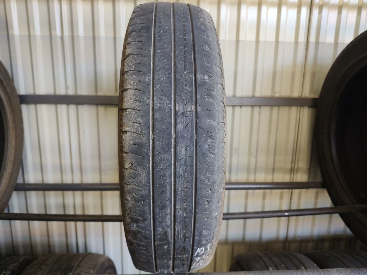 Шини Goodyear Efficient GRIP 195/75R16C 107/105R — фото 1